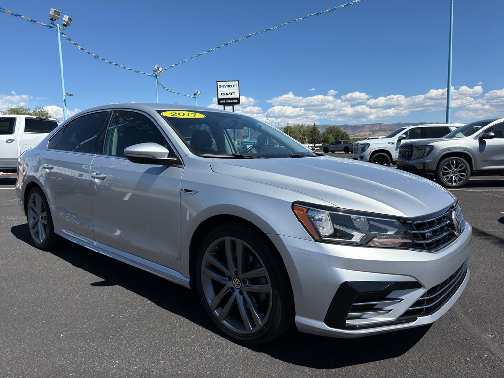 2017 Volkswagen Passat R-Line w/Comfort Pkg