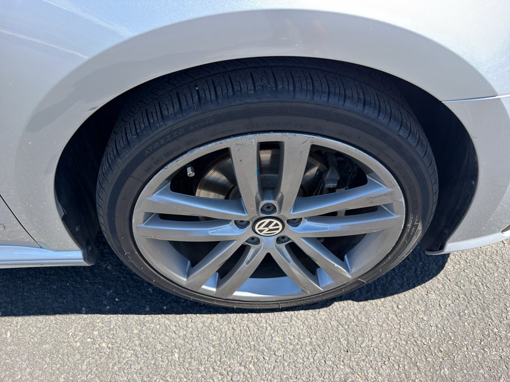 2017 Volkswagen Passat R-Line w/Comfort Pkg