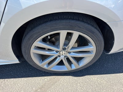 2017 Volkswagen Passat R-Line w/Comfort Pkg