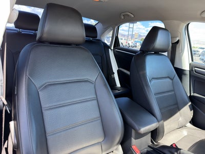 2017 Volkswagen Passat R-Line w/Comfort Pkg