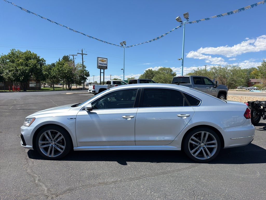 2017 Volkswagen Passat R-Line w/Comfort Pkg