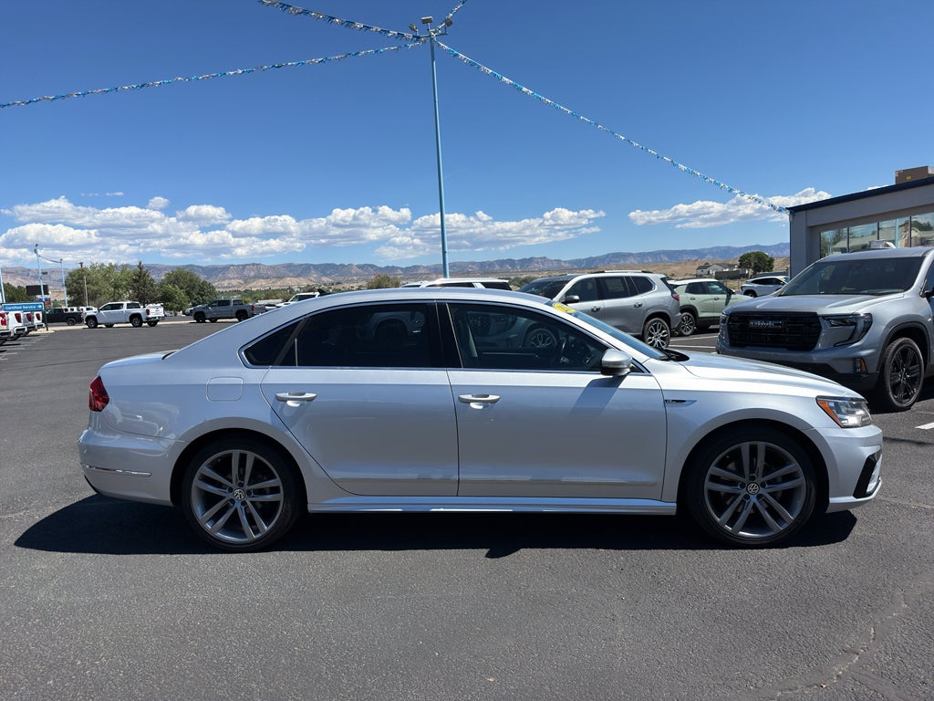 2017 Volkswagen Passat R-Line w/Comfort Pkg
