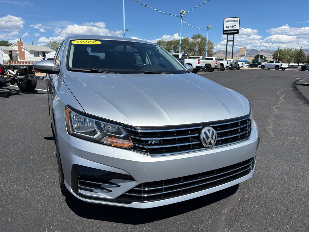 2017 Volkswagen Passat R-Line w/Comfort Pkg