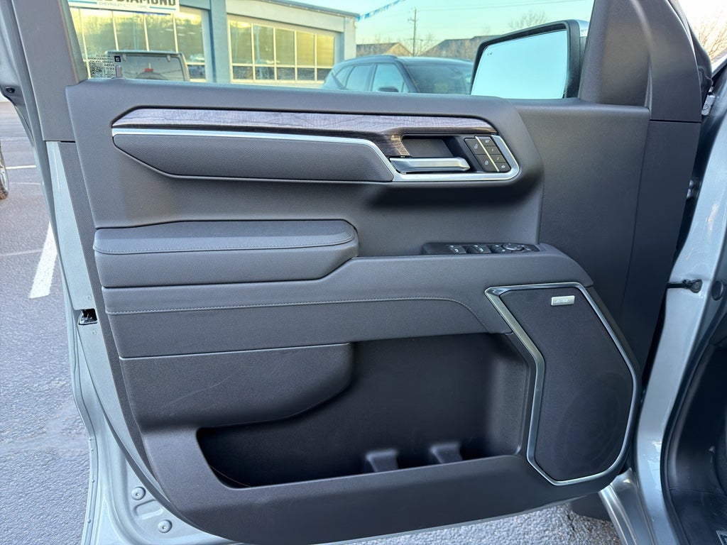 2025 Chevrolet Silverado LTZ