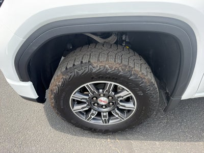 2025 GMC Sierra AT4