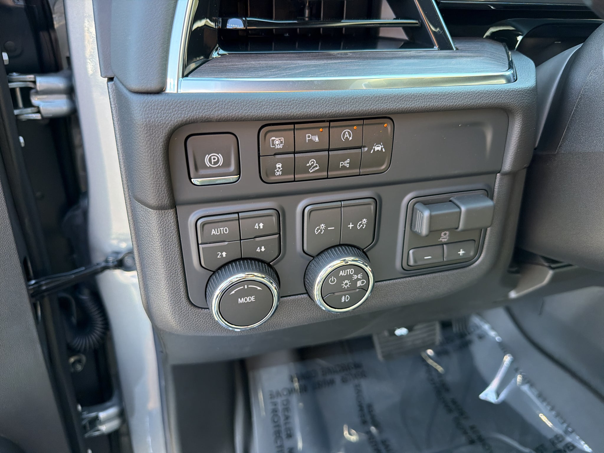 2027 Chevrolet Suburban LT