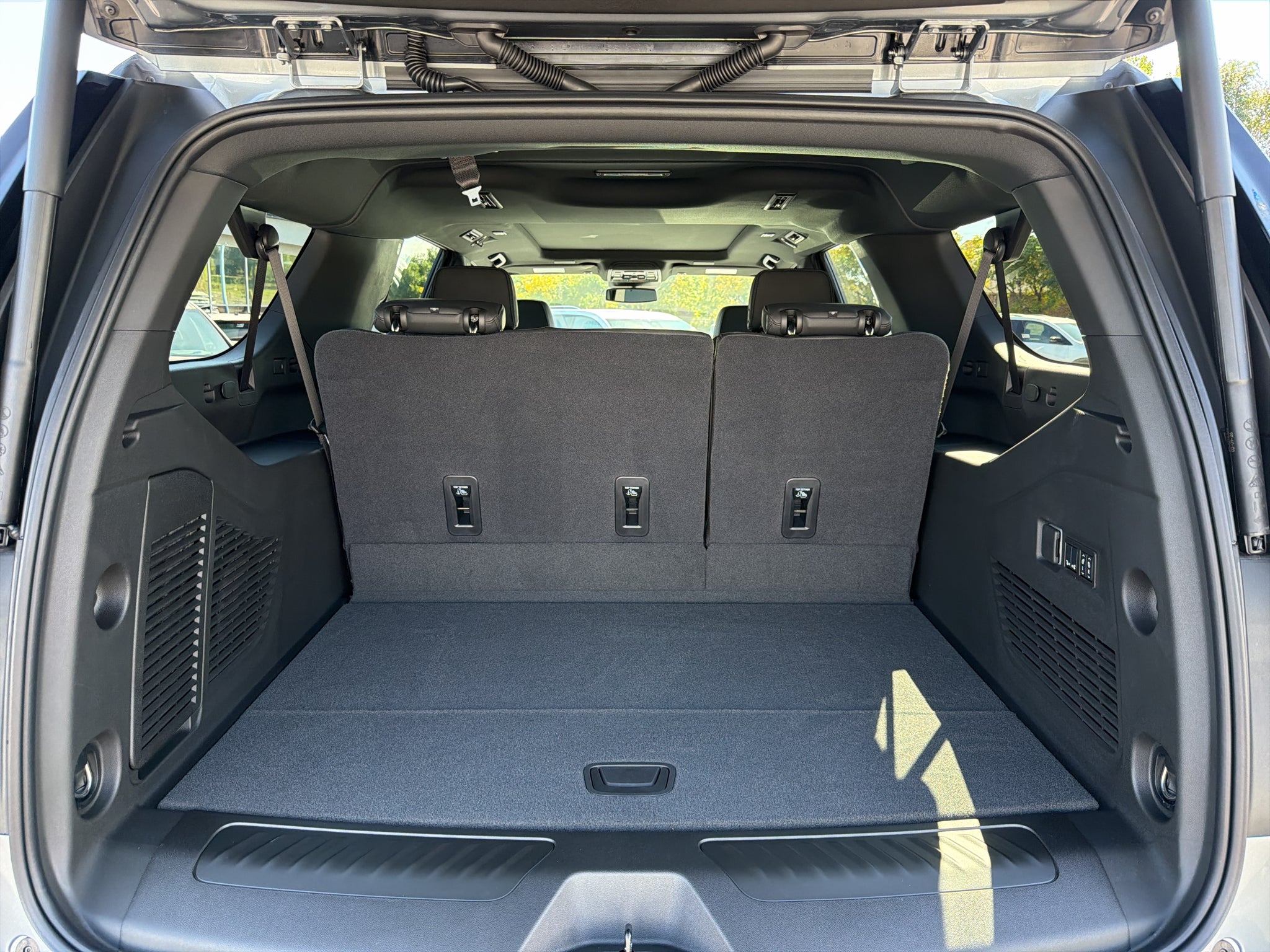 2027 Chevrolet Suburban LT