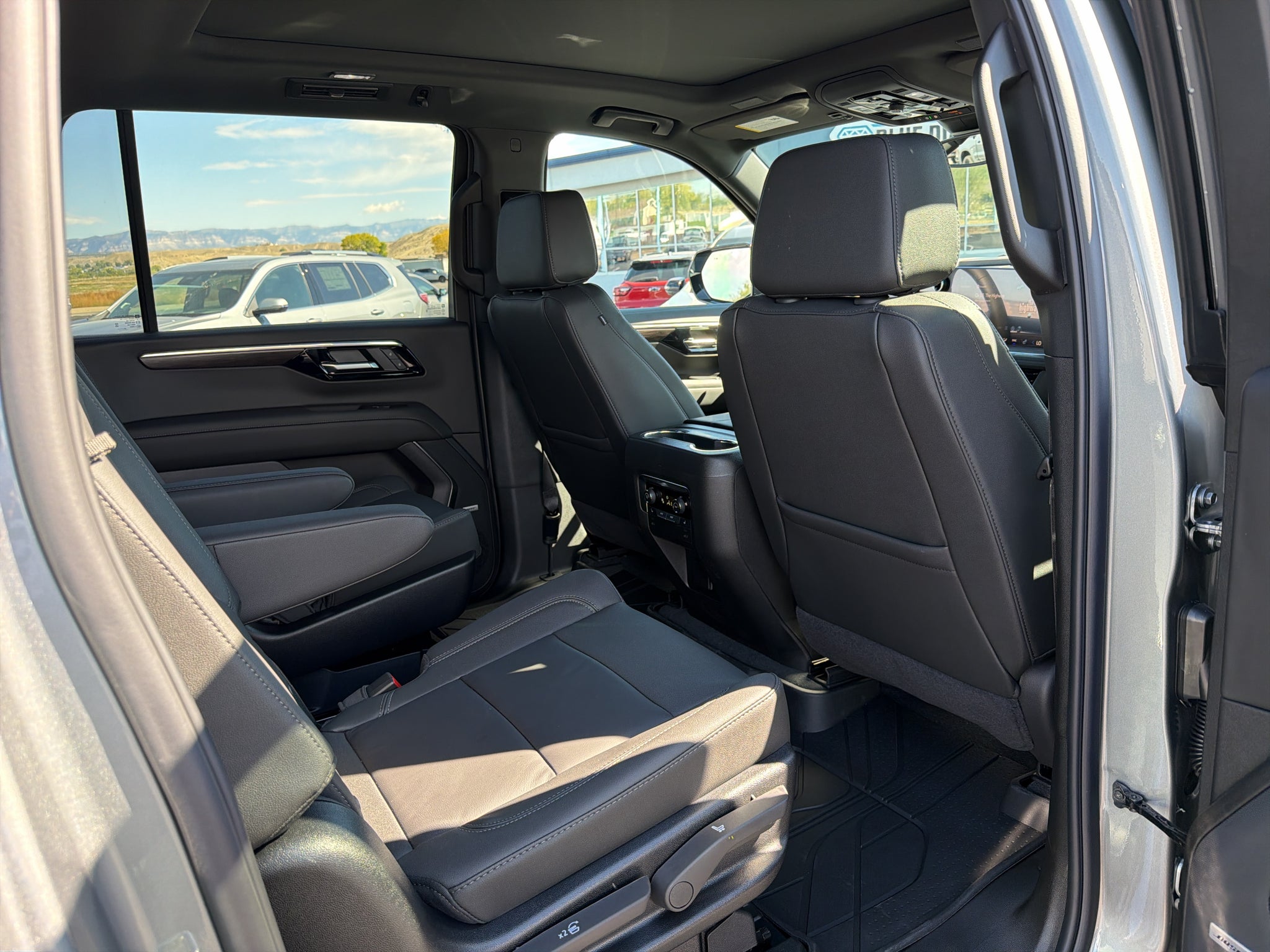 2027 Chevrolet Suburban LT